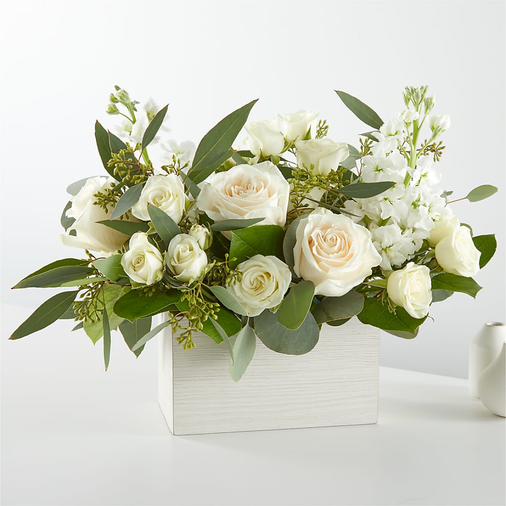Fresh Linen Box Bouquet – VIVA'S FLOWER SHOP, Framingham MA