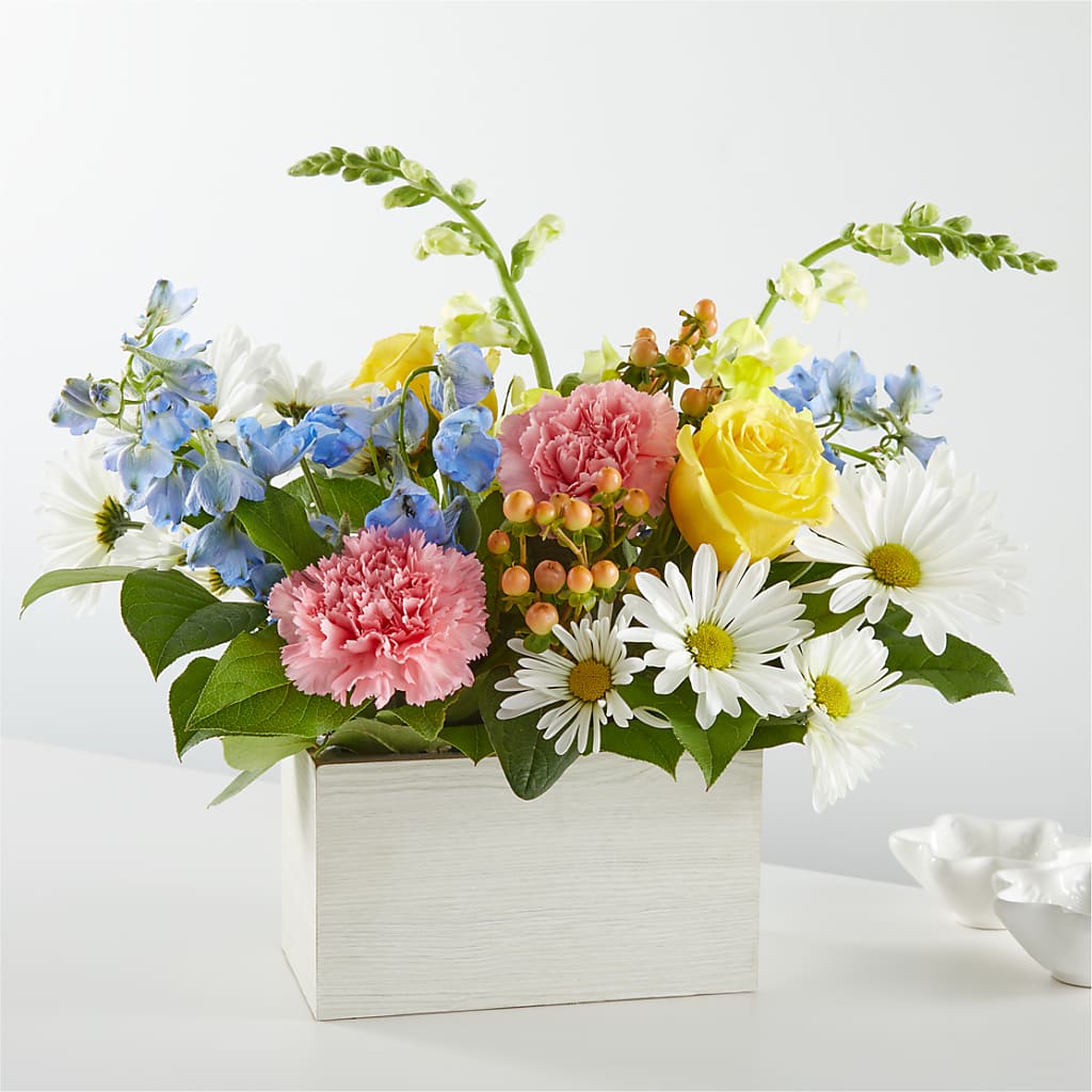 Sun Salutation Box Bouquet – VIVA'S FLOWER SHOP, Framingham MA