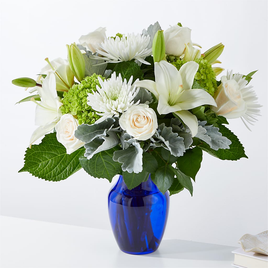 Snowy Dreams Bouquet – VIVA'S FLOWER SHOP, Framingham MA