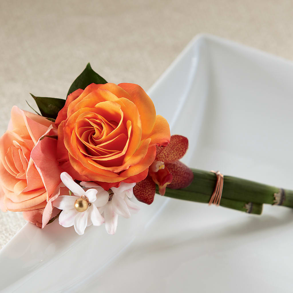 Sunset Dream Boutonniere – VIVA'S FLOWER SHOP, Framingham MA