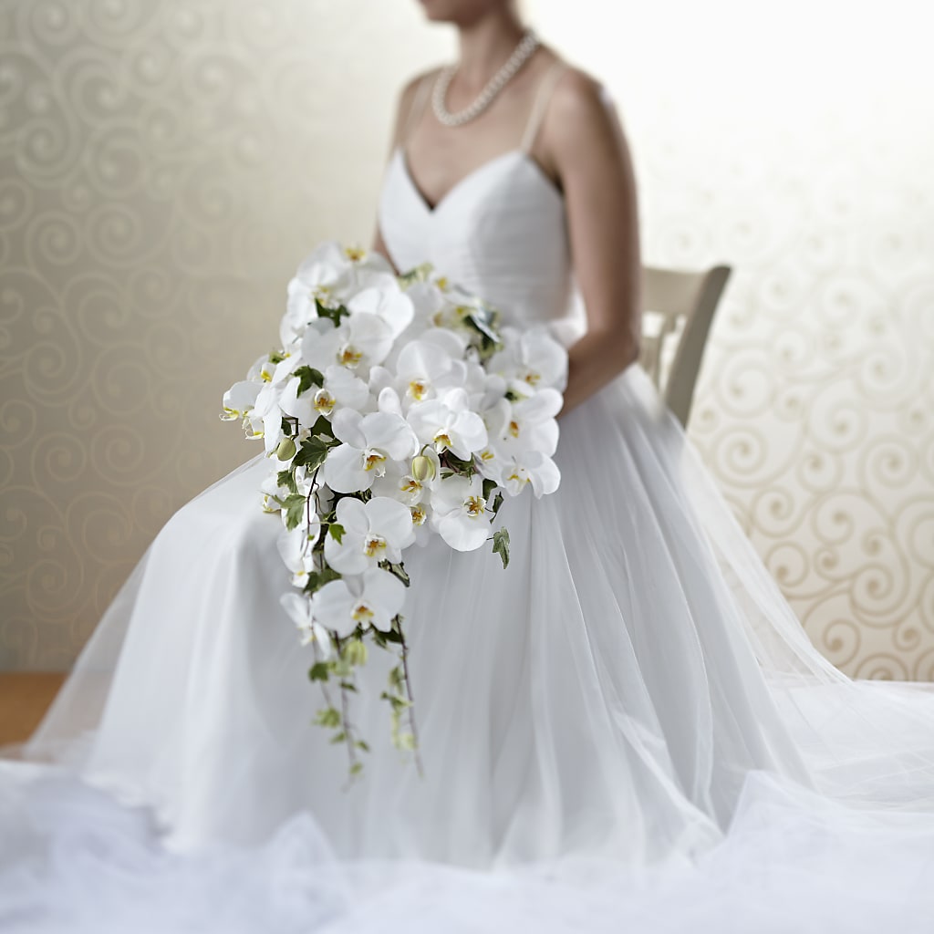 Classic White Bouquet – VIVA'S FLOWER SHOP, Framingham MA