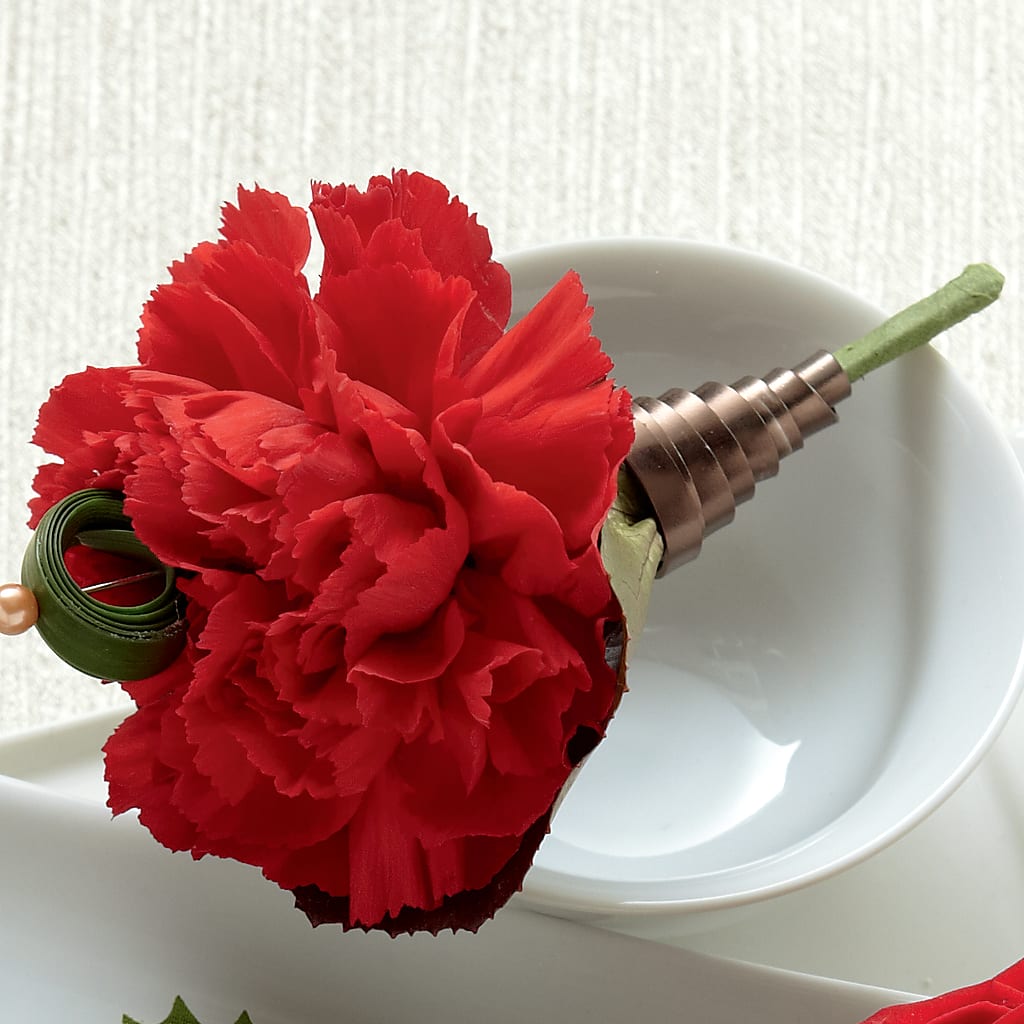 Red Carnation Boutonniere – VIVA'S FLOWER SHOP, Framingham MA